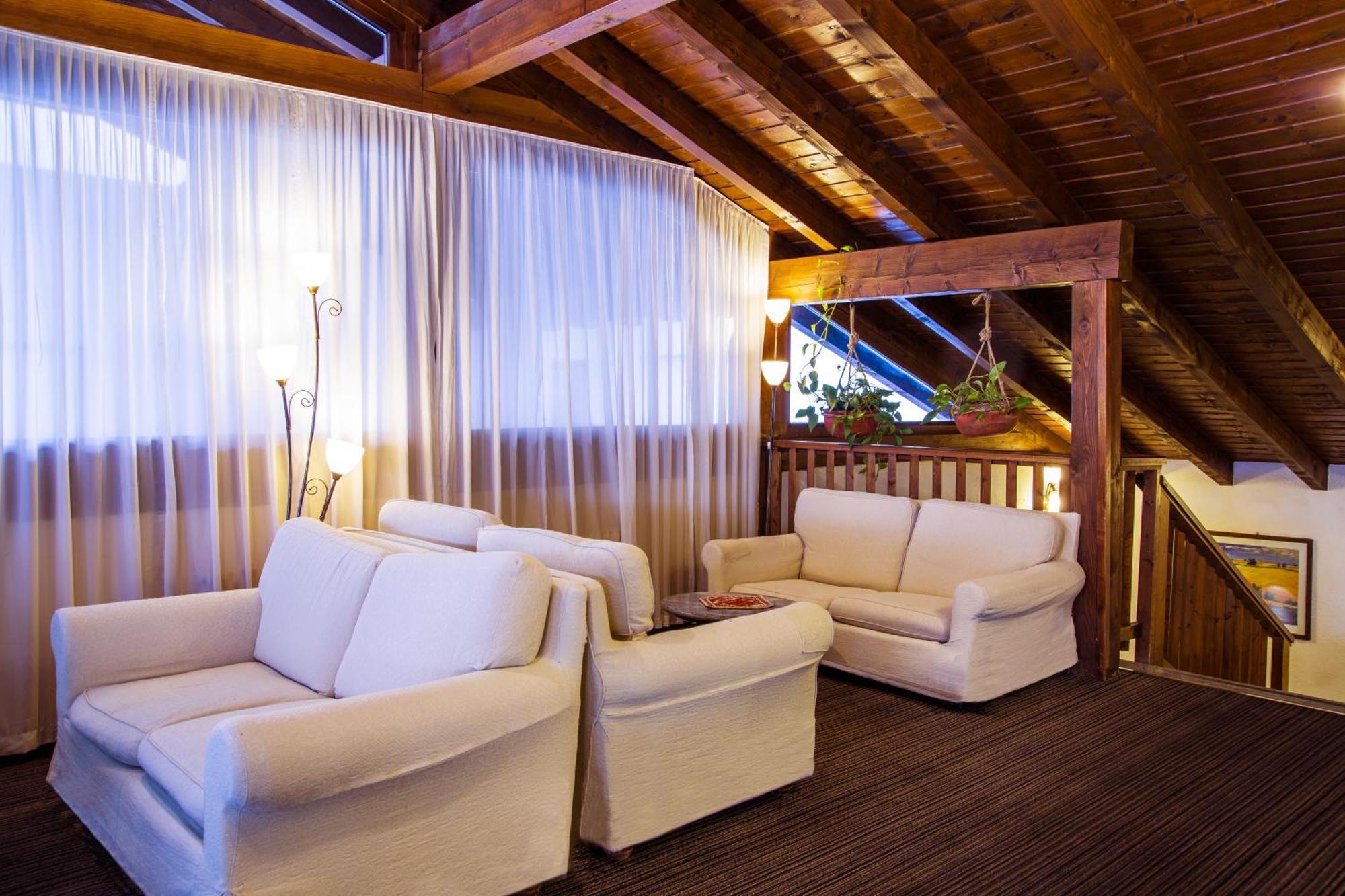 Hotel Les Jumeaux Courmayeur Esterno foto