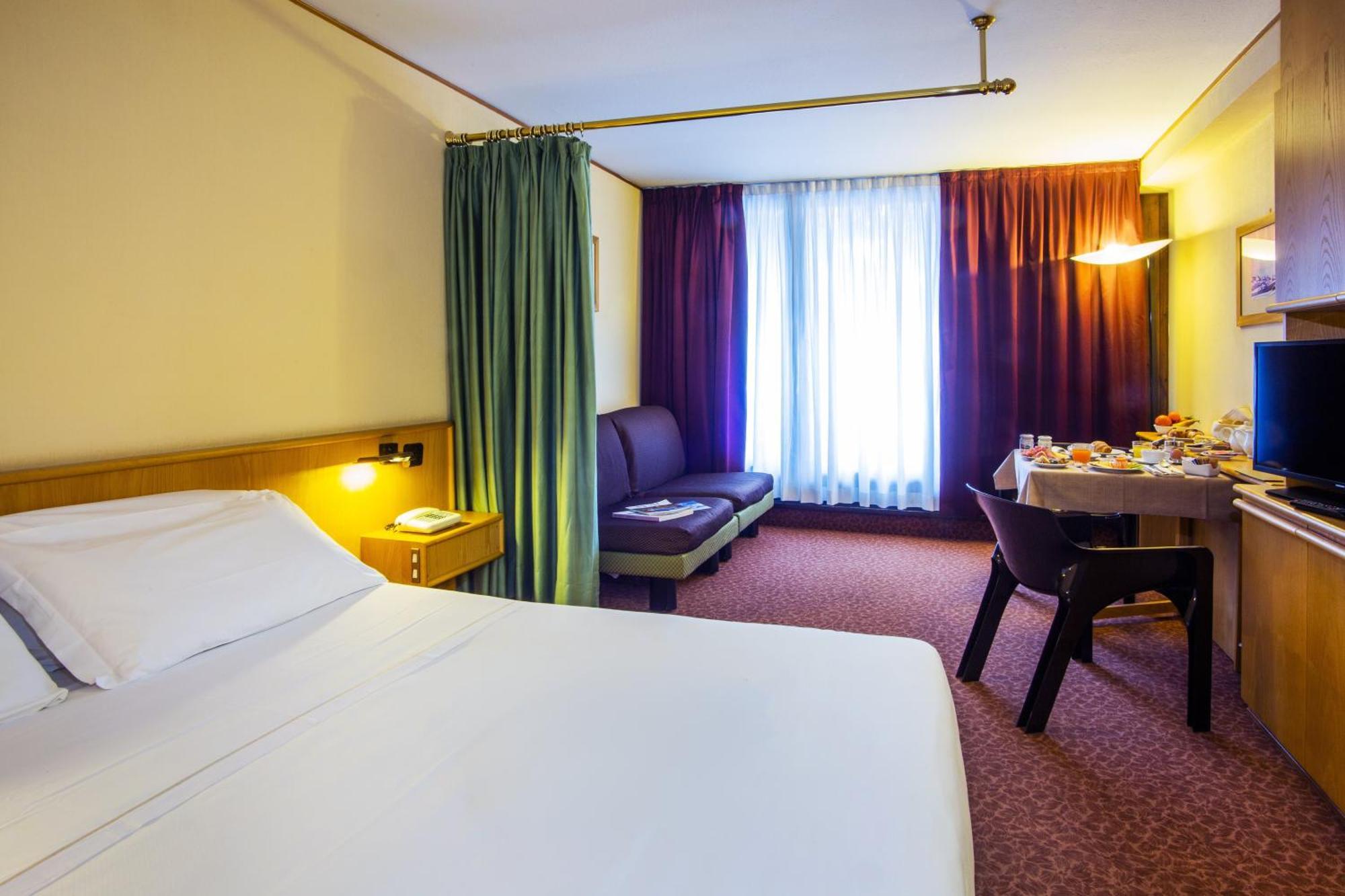 Hotel Les Jumeaux Courmayeur Esterno foto