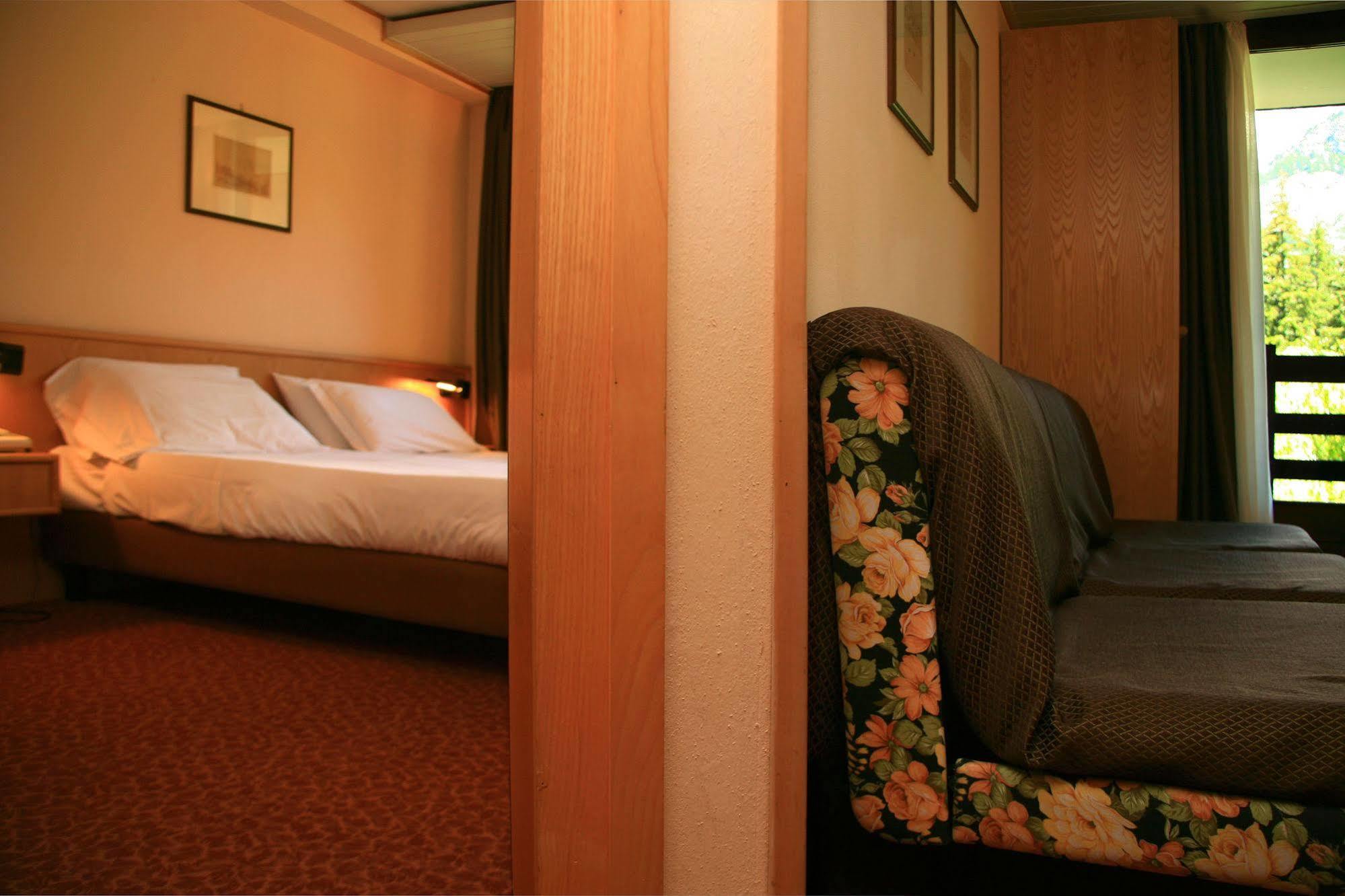 Hotel Les Jumeaux Courmayeur Esterno foto